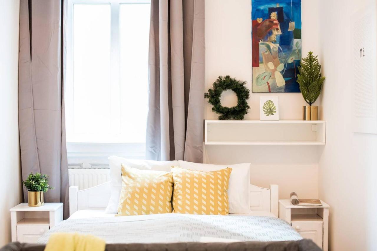 Cosy And Central Apartment With 4 Bedrooms And A/C Budapeszt Zewnętrze zdjęcie