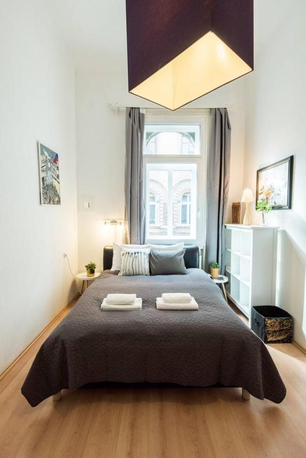 Cosy And Central Apartment With 4 Bedrooms And A/C Budapeszt Zewnętrze zdjęcie