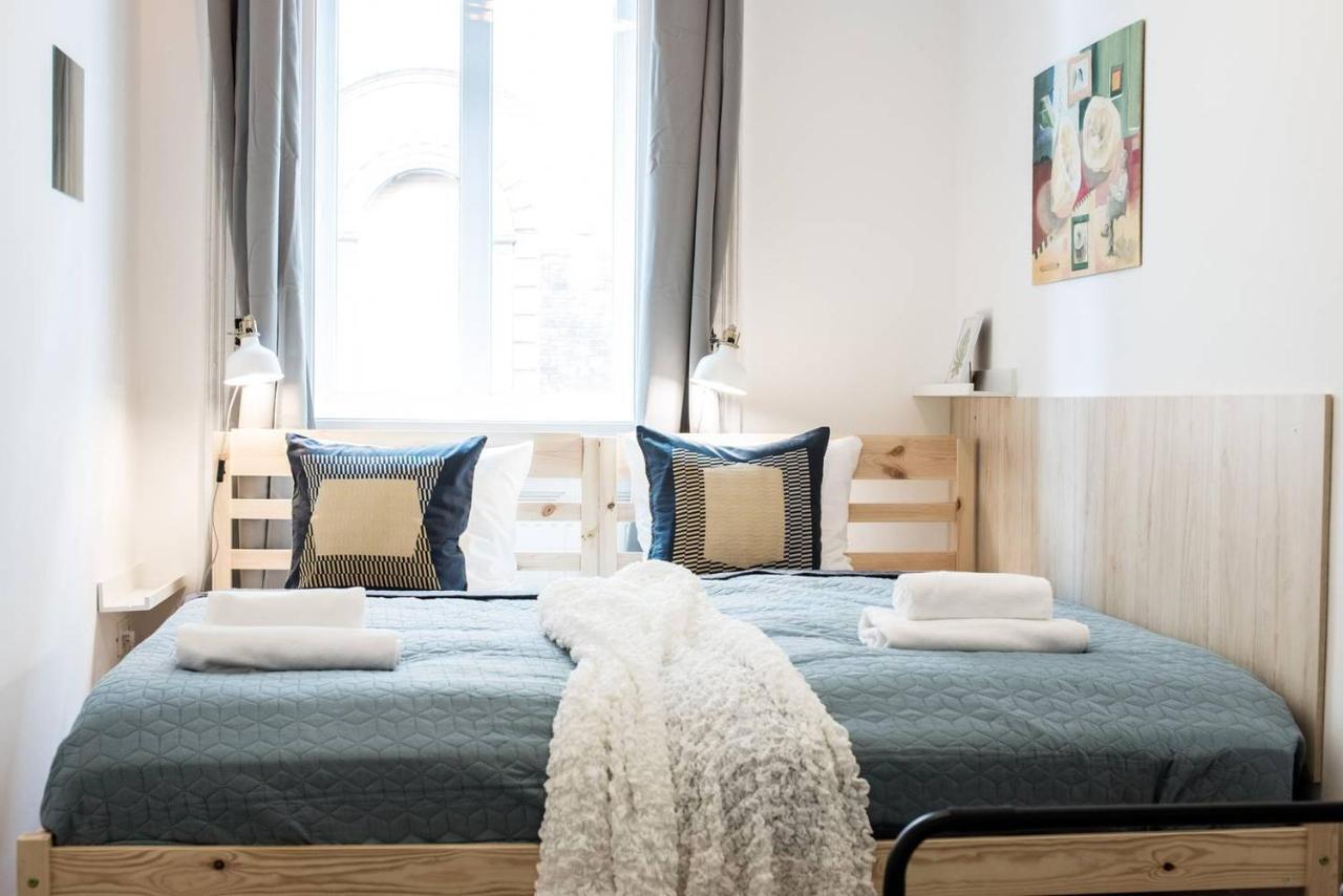 Cosy And Central Apartment With 4 Bedrooms And A/C Budapeszt Zewnętrze zdjęcie