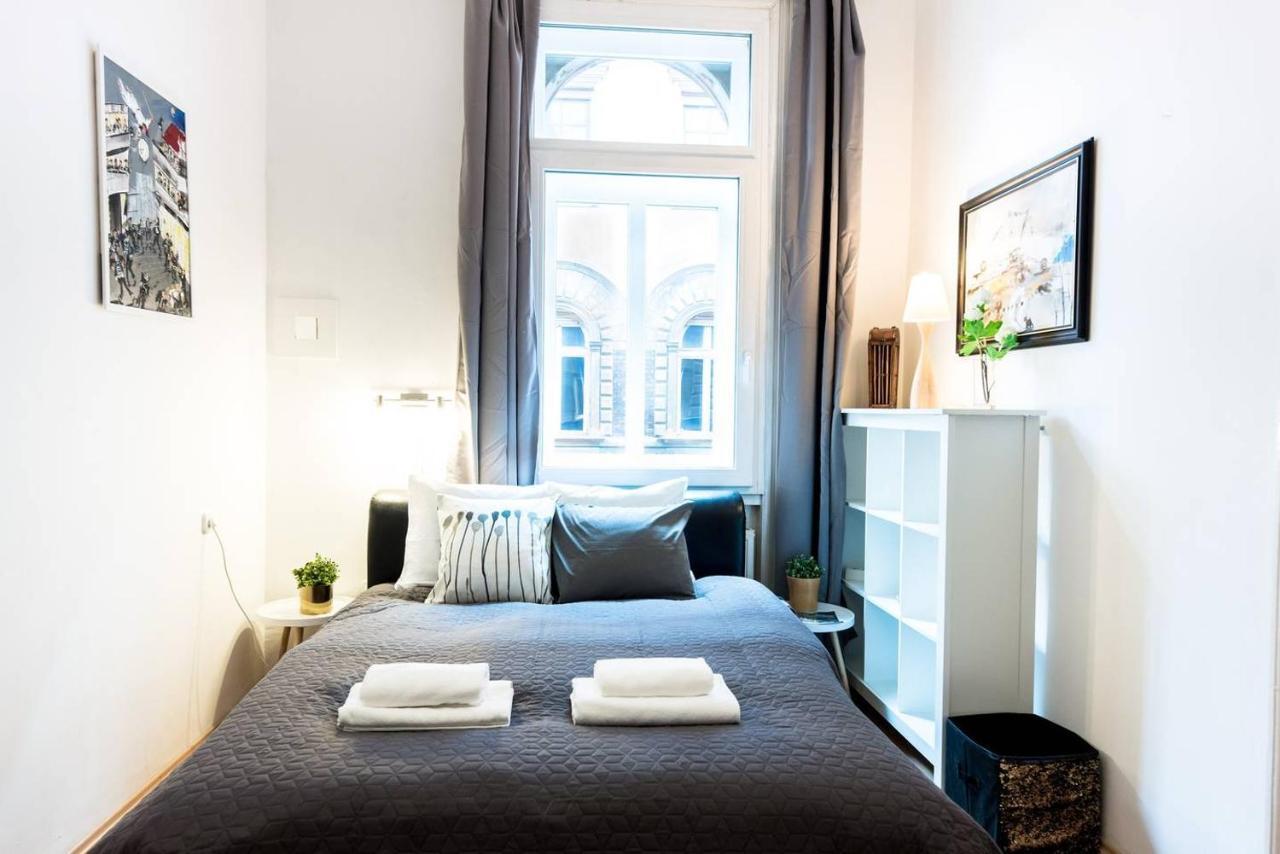 Cosy And Central Apartment With 4 Bedrooms And A/C Budapeszt Zewnętrze zdjęcie