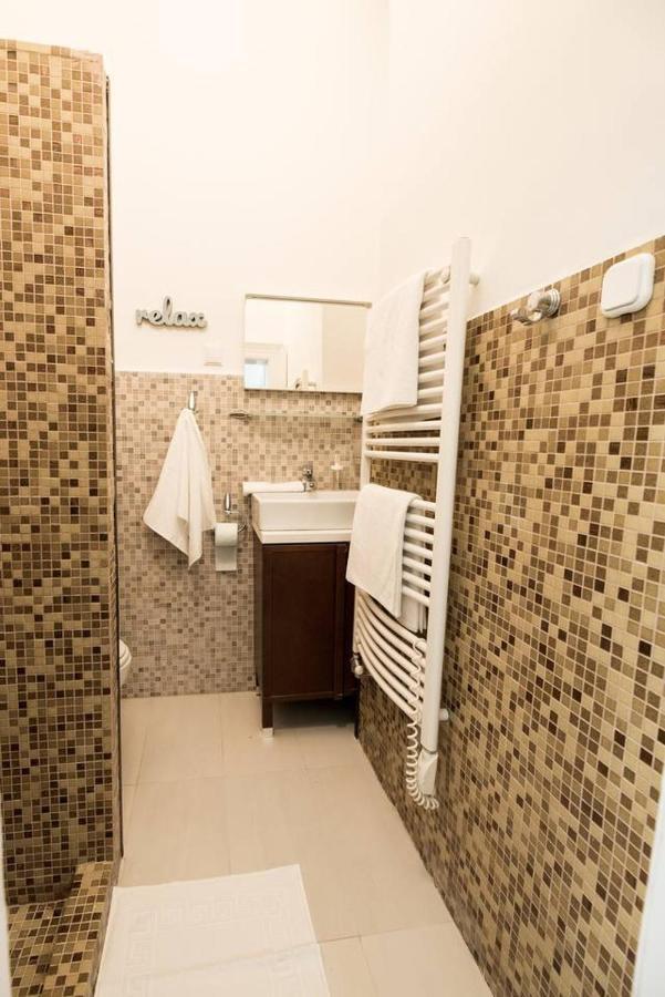 Cosy And Central Apartment With 4 Bedrooms And A/C Budapeszt Zewnętrze zdjęcie