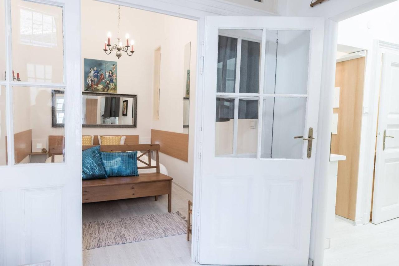 Cosy And Central Apartment With 4 Bedrooms And A/C Budapeszt Zewnętrze zdjęcie