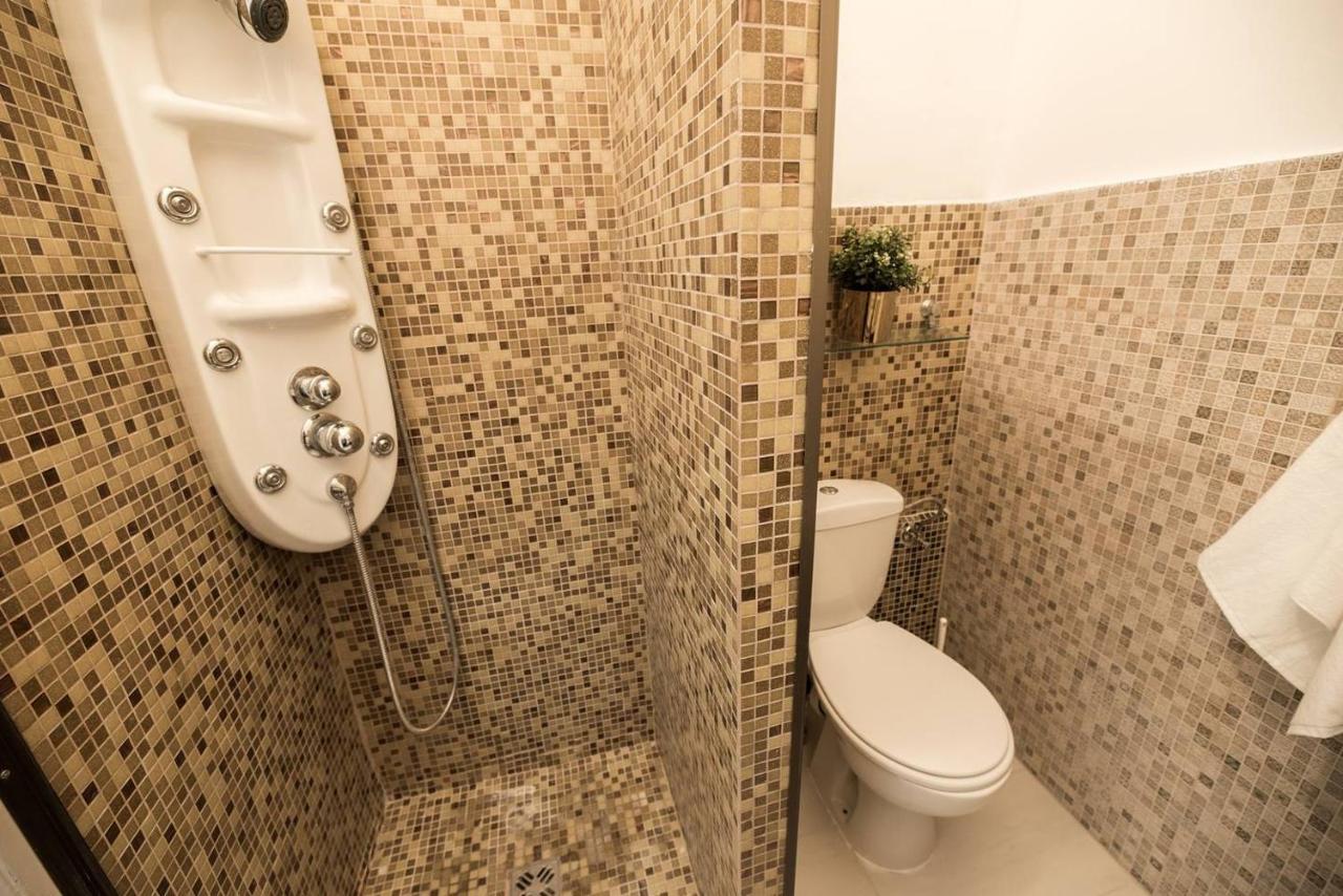 Cosy And Central Apartment With 4 Bedrooms And A/C Budapeszt Zewnętrze zdjęcie